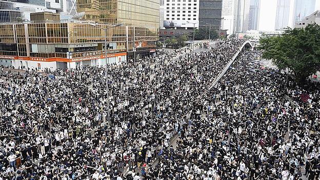 Tausende demonstrierten in Hongkong