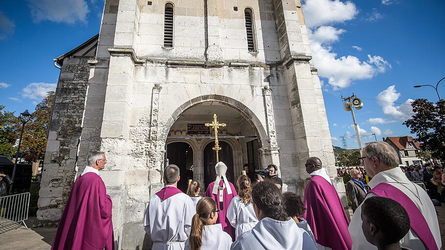 Zu Besuch in der Gemeinde von Pater Jacques Hamel