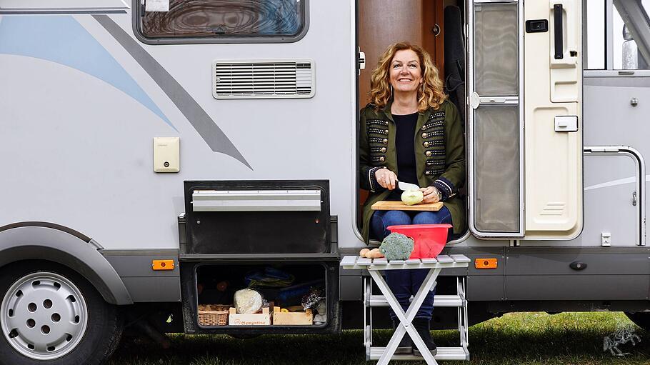 Mit dem Thema &bdquo;Campen&ldquo; hat sich Bettina Tietjen eine unterhaltsame Formatsparte mit breitem Interesse gesichert und dazu auch ein Buch geschrieben.