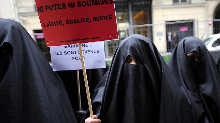 Jahresrückblick 2010 - Burka-Verbot in Frankreich