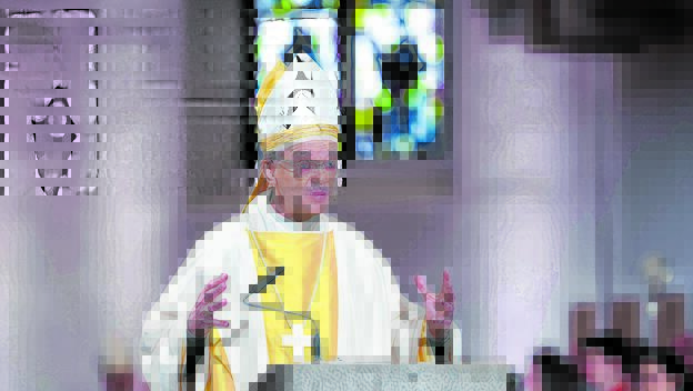 Bischof Klaus Krämer tritt nach der Weihe zum neuen Bischof von Rottenburg-Stuttgart an