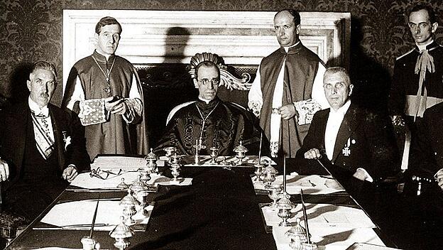 Pius XII.: Kühle Diplomatie oder Ausdruck von Sympathie für das NS-Regime?