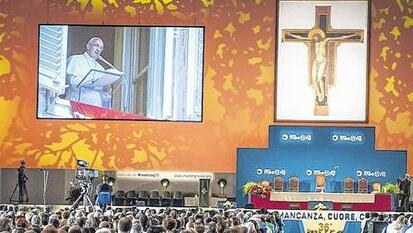 Den Papst beim Angelus live zugeschaltet: Teilnehmer beim Meeting in Rimini.
