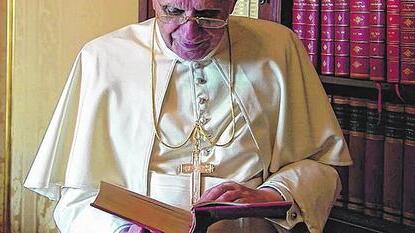 Der Name Benedikt XVI. bleibt mit Büchern verwoben.