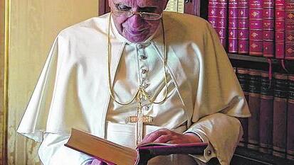 Der Name Benedikt XVI. bleibt mit Büchern verwoben.