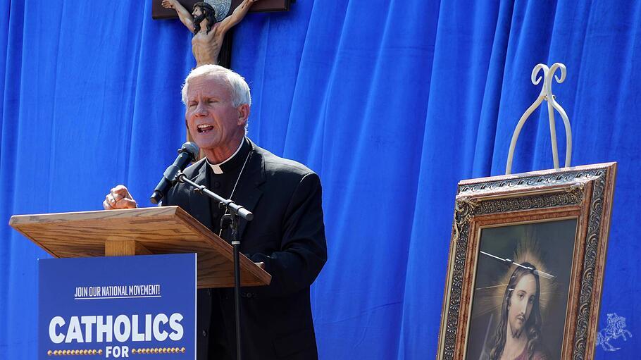 Bischof Joseph Strickland steht für viele amerikanische Katholiken für einen anti-woken Katholizismus.