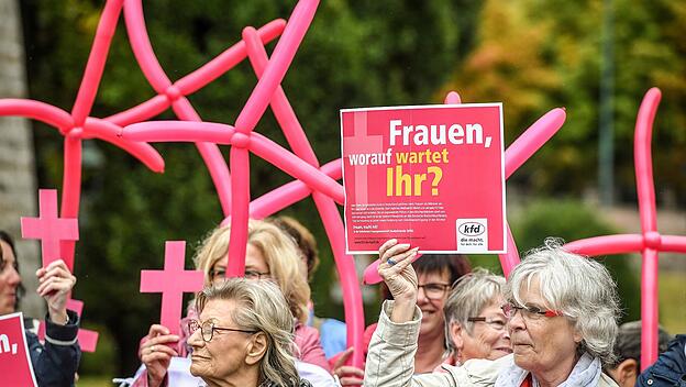 Frauen demonstrieren in Fulda