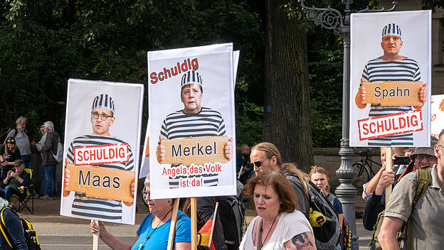 Protestkundgebung gegen Corona-Maßnahmen der Regierung