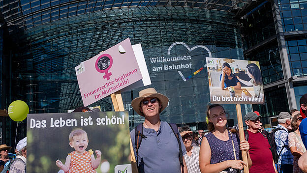 Abtreibungsgegner demonstrieren in Berlin