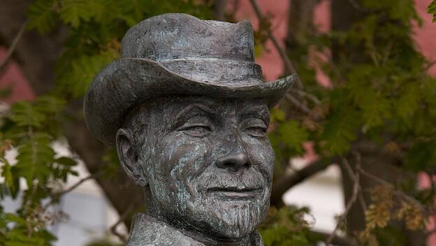 Eine Statue Jón Sveinssons, alias Nonni, in Island