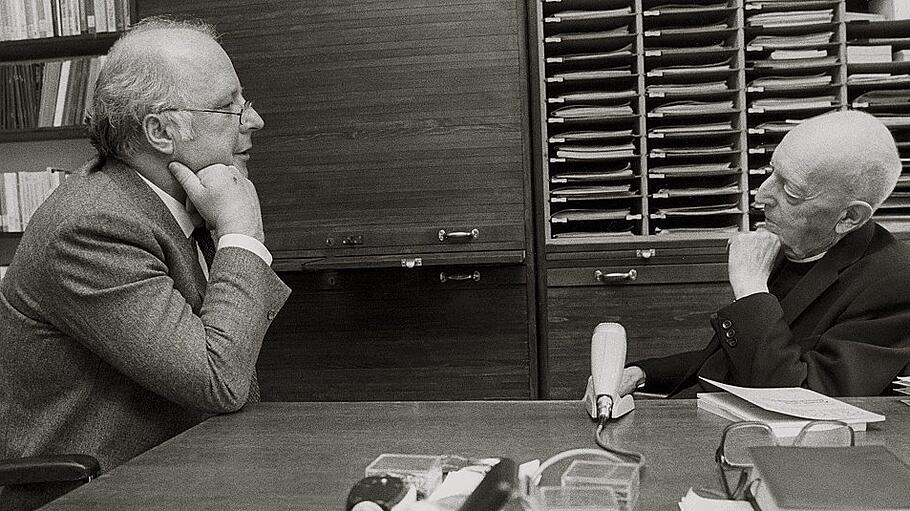 Oswald von Nell-Breuning im Gedankenaustausch mit Bundesarbeitsminister Norbert Blüm