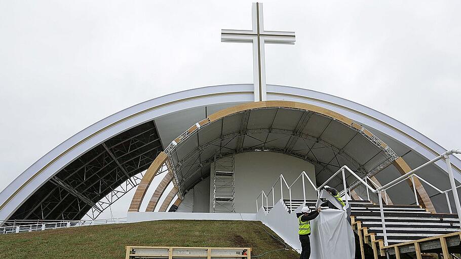 Vor dem Besuch von Papst Franziskus in Irland