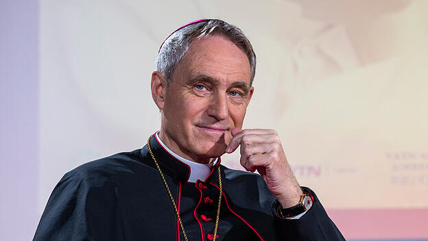 Erzbischof Gänswein schaut ohne Zorn, aber durchaus kritisch zurück.