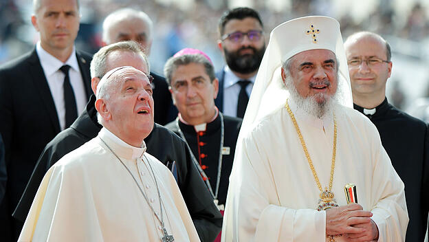 Papst besucht erstmals Rumänien - und zeigt sich besorgt über Europa.