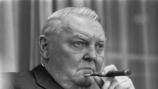 Ludwig Erhard  präsentierte 1948 die Grundsätze einer Sozialen Marktwirtschaft.