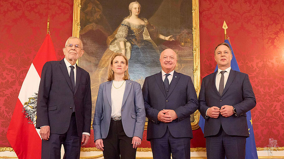 Meinl-Reisinger, Stocker und Babler beim Bundespräsidenten Alexander van der Bellen