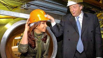 Argentiniens Präsident Nestor Kirchner mit Gattin bei Einweihung Kernkraftwerk