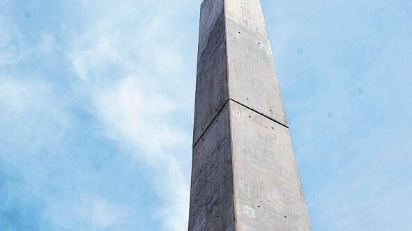 Oguibe-Obelisk in Kassel