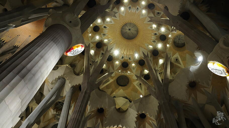 Himmlisches Jerusalem: Der verhei&szlig;ungsvolle Blick nach oben in der Sagrada Fam&iacute;lia.