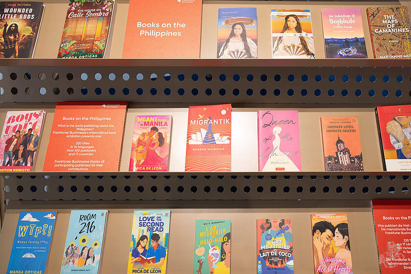Buchpräsentation im Pavillon des Ehrengast-Landes Philippinen bei der diesjährigen Frankfurter Buchmesse.