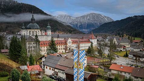 Blick auf das Kloster Ettal.