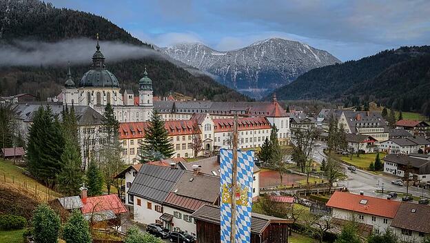 Kloster Ettal - Beliebtes Reiseziel und bekannte Destillerie