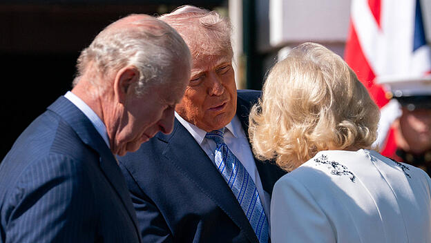 Donald Trump mit dem britischen K&ouml;nigspaar Charles und Camilla