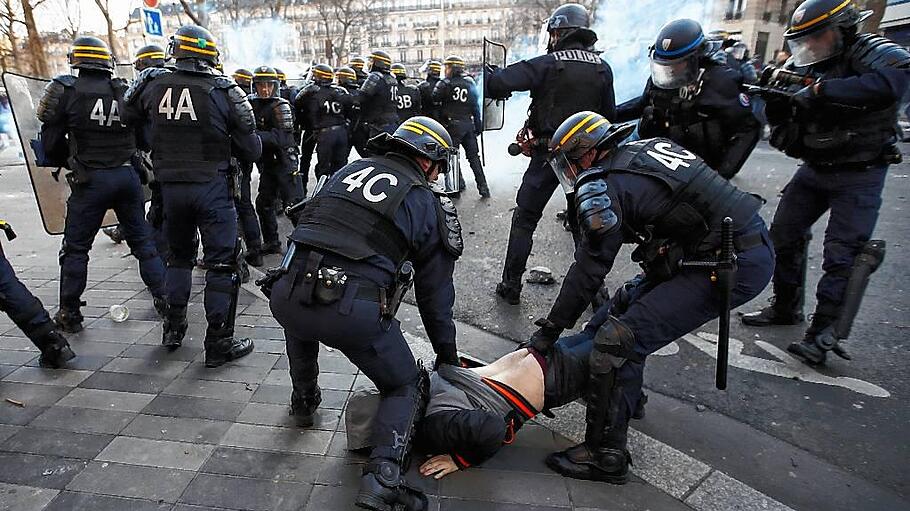 Demonstration gegen Polizeigewalt in Paris