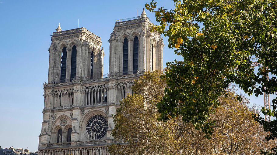 Restaurierung der Pariser Kathedrale Notre-Dame soll zu Beginn der Olympischen Spiele 2024 beendet sein.