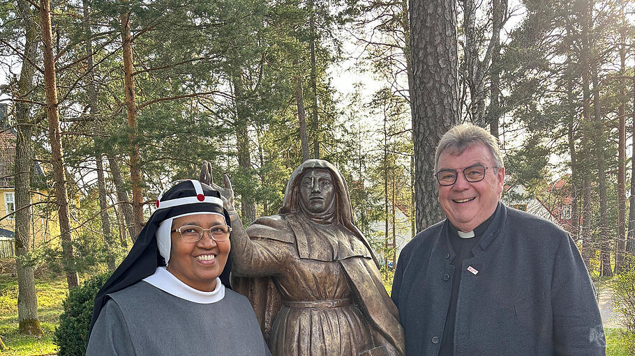Monsignore Georg Austen beim Besuch des Birgittenklosters in Djursholm