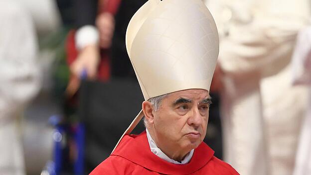 Vatikan-Staatsanwalt fordert Haft- und Geldstrafen für Kardinal Becciu