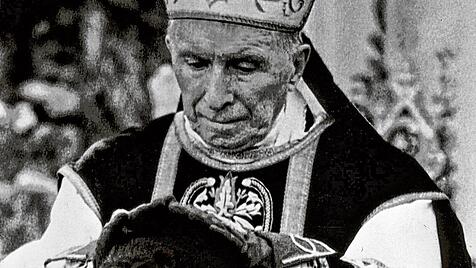 Piusbr&uuml;der wollen wieder Bisch&ouml;fe weihen