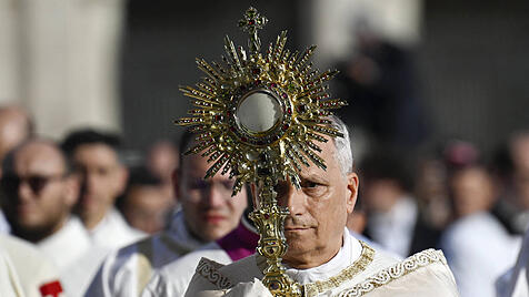 Papst Leo XIV. bei der Fronleichnamsprozession in Rom