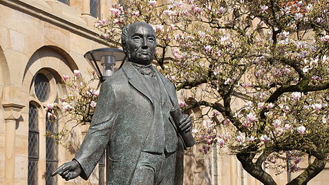 Ludwig Windthorst, Bronzefigur in Osnabr&uuml;ck