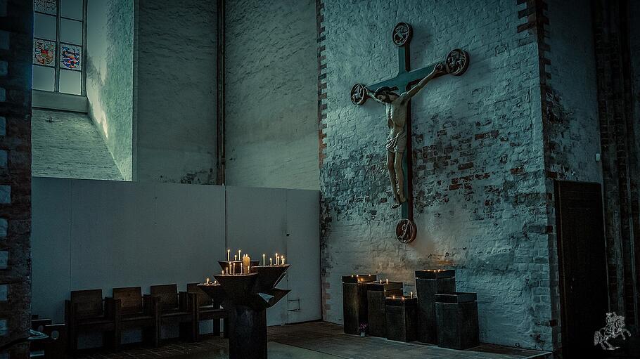 Kapelle mit Kreuz