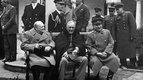 Franklin D. Roosevelt (USA), Winston Churchill (Vereinigtes K&ouml;nigreich) und Josef Stalin (UdSSR) bei der Konferenz von Jalta.
