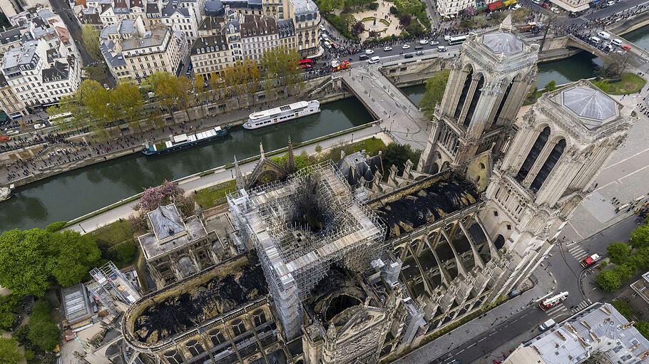 Nach dem verheerenden Brand der Kathedrale Notre-Dame