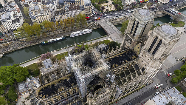 Nach dem verheerenden Brand der Kathedrale Notre-Dame
