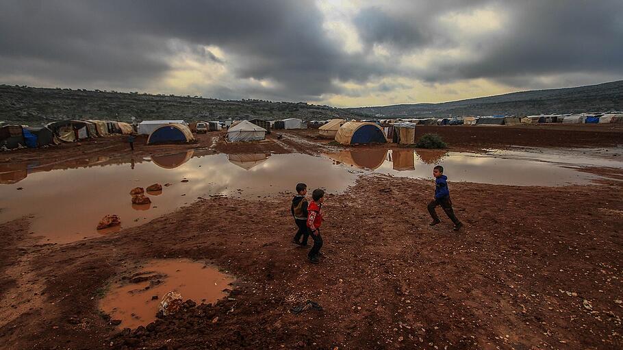 Überschwemmungen im Flüchtlingslager in Kafr Aruq
