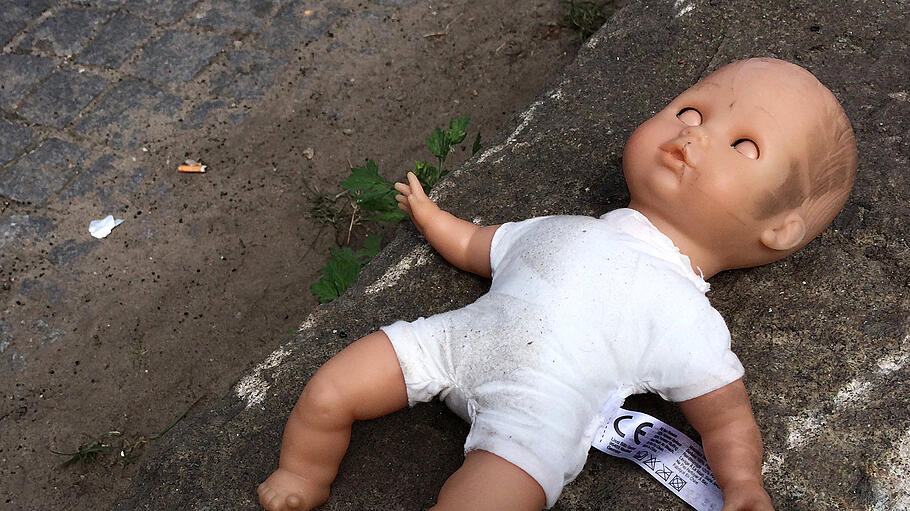 Wie eine Puppe am Stra&szlig;enrand. Sexueller Missbrauch in der Kirche