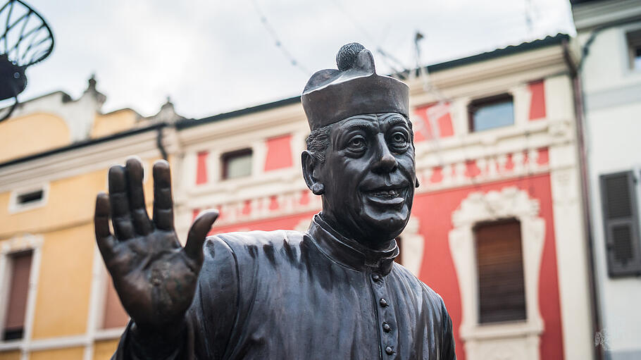 Bronzestatue von Don Camillo in Brescello