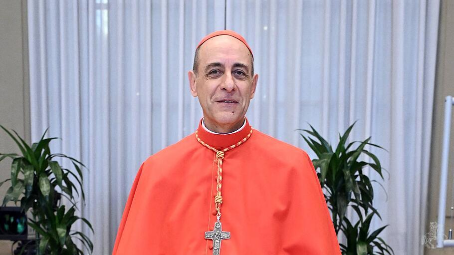 Kardinal Fernandez kündigte im Interview ein Dokument über die Menschenwürde an.