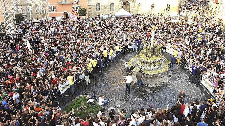 In Rom bei traditionellen Volksfesten - Was von "heilig" übrigblieb