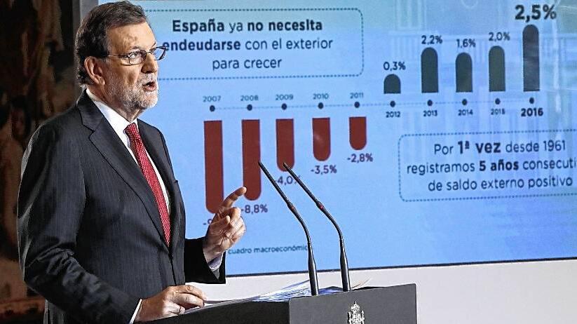 Spaniens Ministerpräsident Mariano Rajoy bei der Jahresendpressekonferenz.