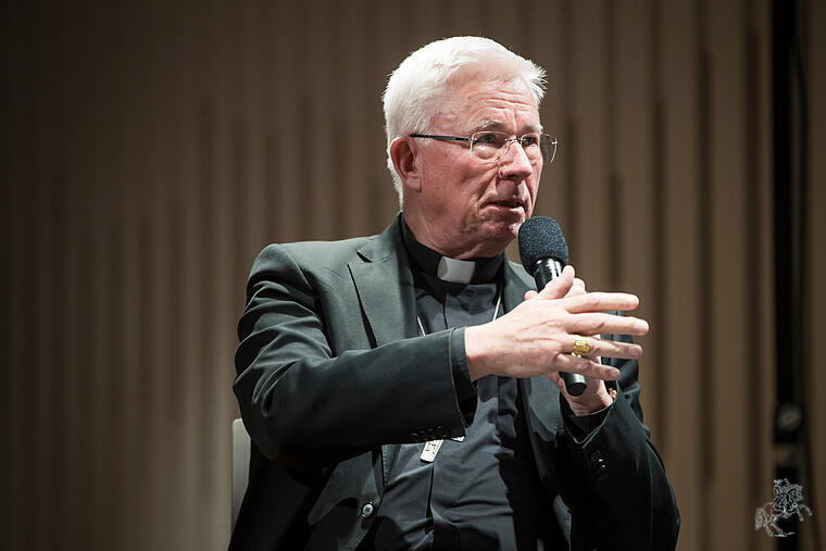 Erzbischof Franz Lackner bei der Podiumsdiskussion des St.-Georgs-Ordens in Salzburg