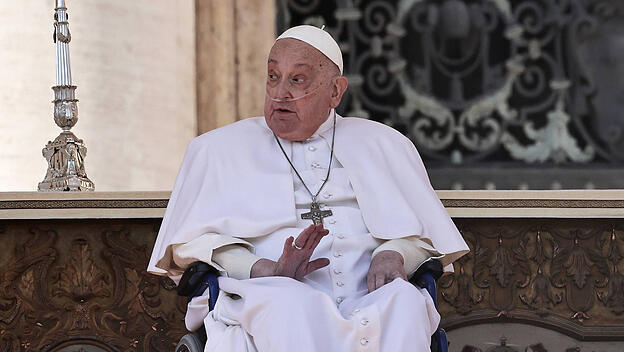 Papst Franziskus auf dem Petersplatz