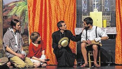 Damian de Veuster auf der Musicalbühne der Studenten