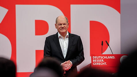 Olaf Scholz kriegt beim SPD-Parteitag ganz gut die Kurve.