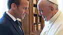 Franziskus trifft Emmanuel Macron bei einer Privataudienz.