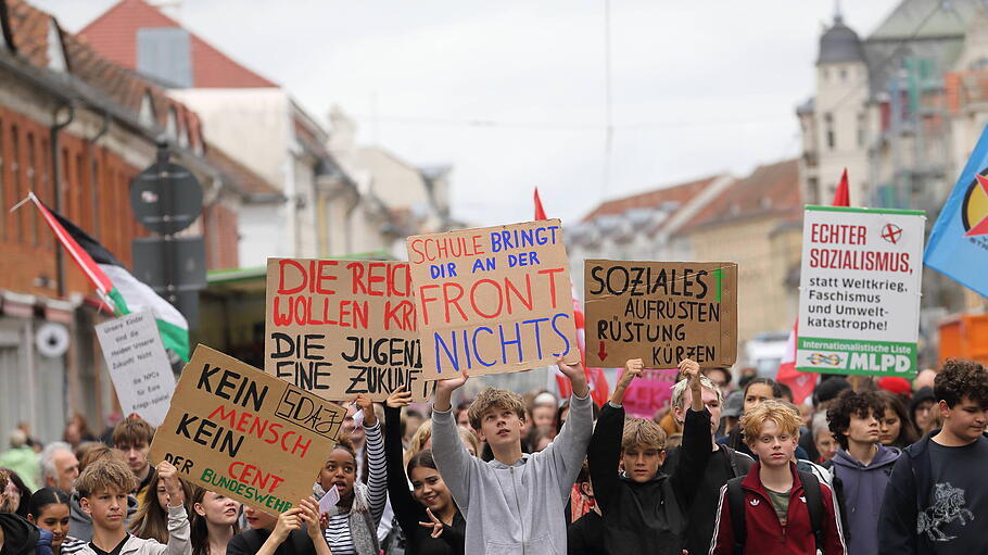 Schulstreik gegen Wehrpflicht in Potsdam
